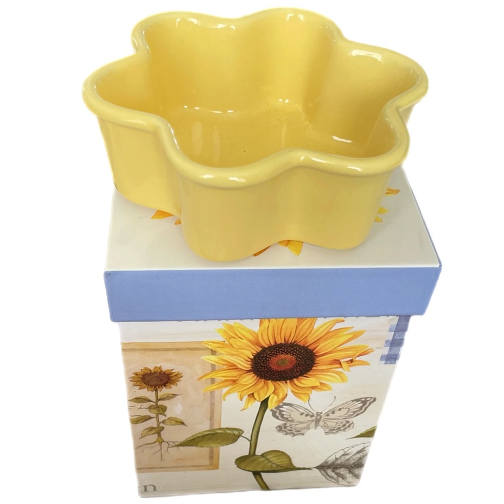 Chantal flower ramekin/1 cup baking dish with decorative floral box